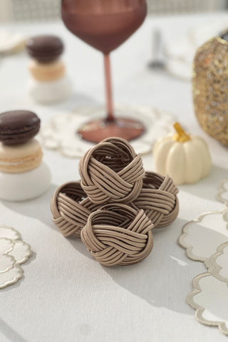 طقم حلقات مناديل سفرة - صناعة يدوية - اللون بيچ