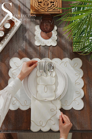 طقم مفارش سفرة - تصميم جيوفاني - تطريز ستون - قماش مقاوم للماء - ٦ اشخاص - ٢٤ قطعة - طقم كامل  