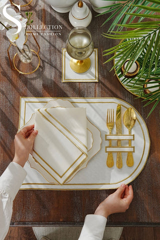 طقم مفارش سفرة - تصميم دورا - تطريز ذهبى - قماش مقاوم للماء - ٦ اشخاص - ١٨ قطعة - طقم كامل  