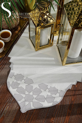 رانر طاولة مطرز - تصميم قبة رمضان - قماش مقاوم للماء - تطريز فضى