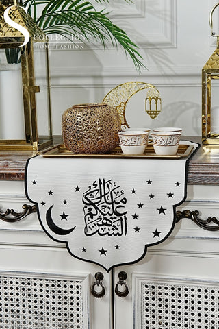 رانر طاولة مطرز - تصميم هلال ونجوم - تطريز اسود - قماش مقاوم للماء