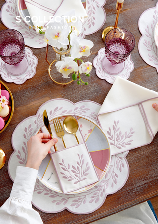 طقم مفارش سفرة - تصميم شانتال - تطريز وردى - قماش مقاوم للماء - ٦ اشخاص - ٢٤ قطعة - طقم كامل  