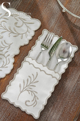 طقم مفارش سفرة - تصميم  زهرة الليلك - تطريز فضى لامع - قماش مقاوم للماء -  ٦  اشخاص -  ٢٤ قطعة - طقم كامل  