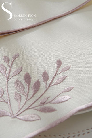 طقم مفارش سفرة - تصميم شانتال - تطريز وردى - قماش مقاوم للماء - ٦ اشخاص - ٢٤ قطعة - طقم كامل  