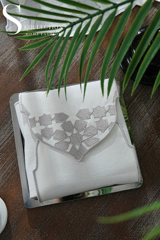 طقم مفارش سفرة كامل - تصميم قبة رمضان - مع منديل سلة الخبز ورانر - تطريز فضى - ٦ أشخاص - ٢٦ قطعة