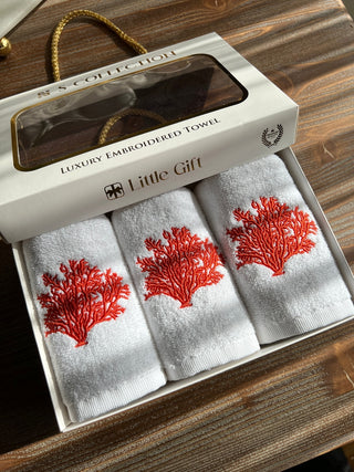 طقم مناشف مطرز فاخر - تصميم مرجان البحر - تطريز أحمر فاتح 